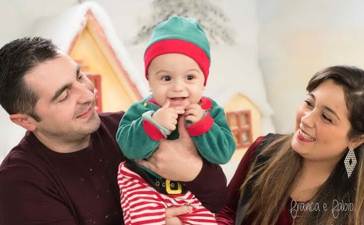 mamma veronica e pap roberto pronti a festeggiare il loro primo natale insieme al piccolo e dolce lorenzo
