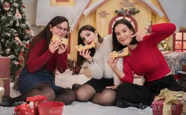 tanti auguri a tutti da parte da alice michela e rita