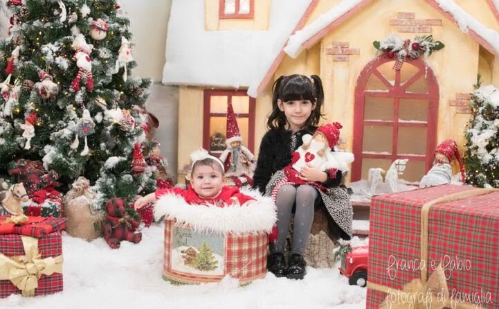 tanti dolci auguri di buona natale da giulia e ramona miriana