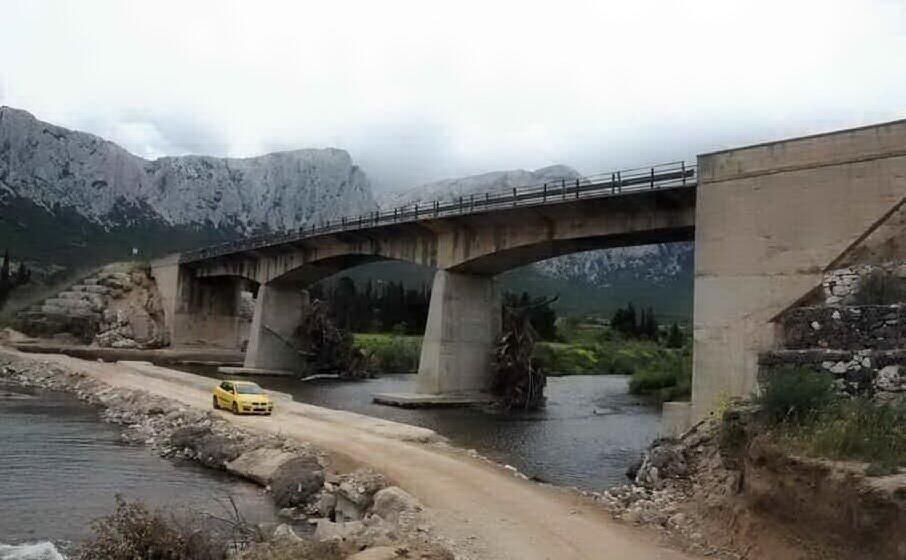 il ponte di olo (archivio l unione sarda)