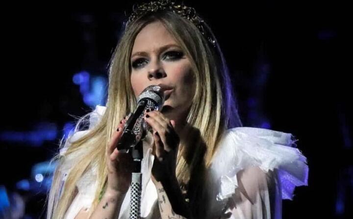 cos come la cantante avril lavigne che ne soffre da diversi anni
