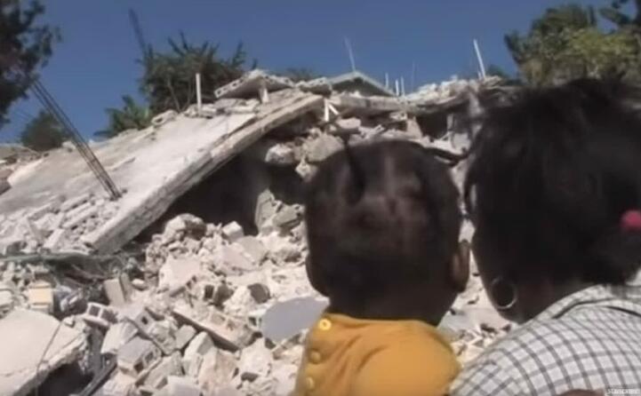il terremoto di magnitudo 7 0 causa 230mila vittime