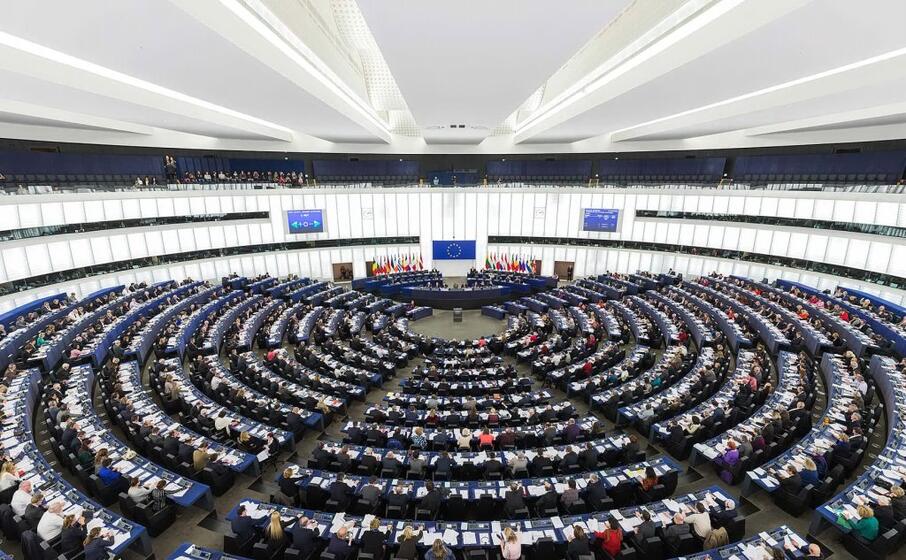 l emiciclo del parlamento ue di strasburgo (wikipedia)