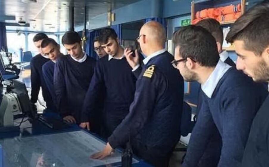 studenti sulla nave tirrenia (foto concessa)