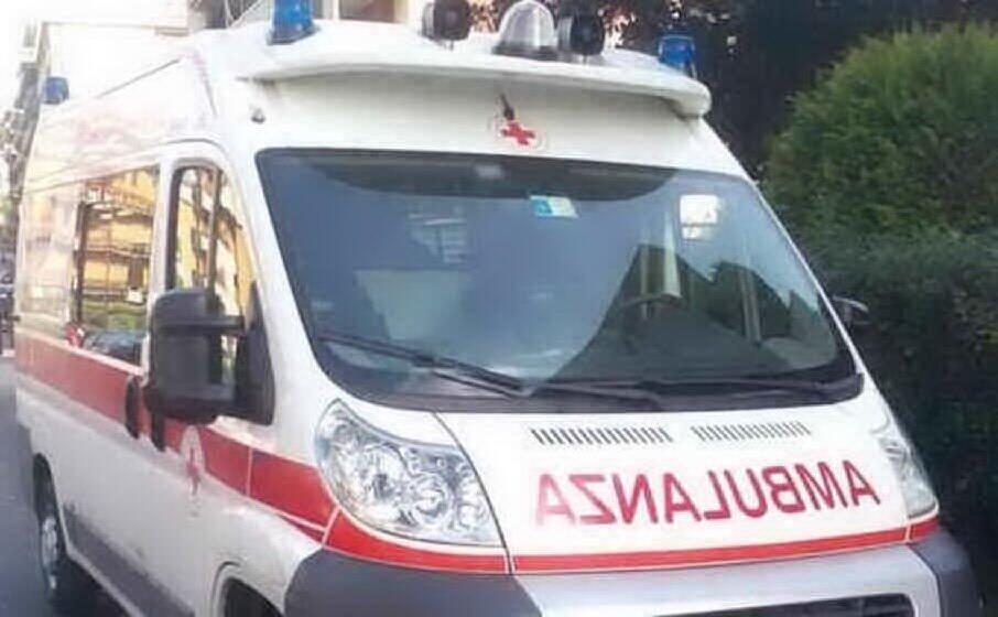 un ambulanza (archivio l unione sarda)