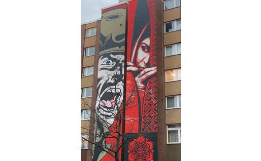 Un murale in Bülowstraße, uno dei teatri della Street Art, a Berlino (L'Unione Sarda - C. Pinna)