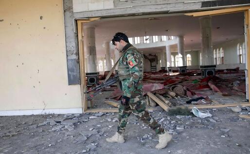 Un militare afgano (Epa - Amid)