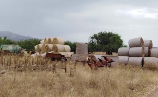 Le rotoballe (foto L'Unione Sarda - Cazzaniga)