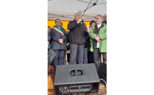 Il sacerdote a Gergei (foto Sonia Gioia)