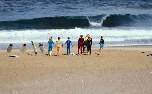 Surfisti a Buggerru (foto ufficio stampa)