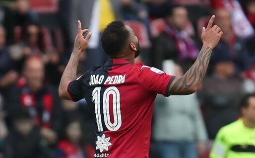 Joao Pedro esulta dopo il gol (Ansa)