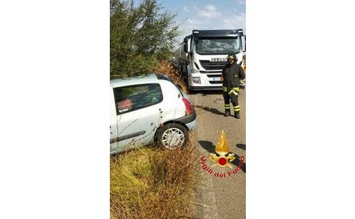 Un'altra immagine dal luogo dell'incidente (foto vigili del fuoco)