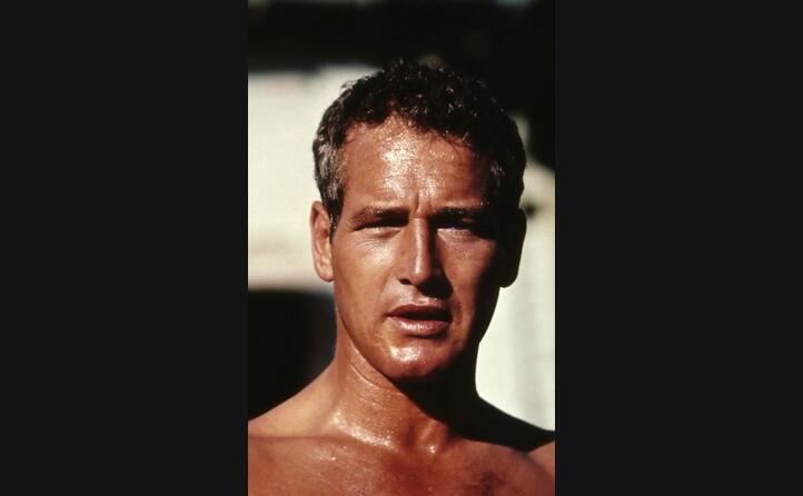 un primo piano di un giovane paul newman