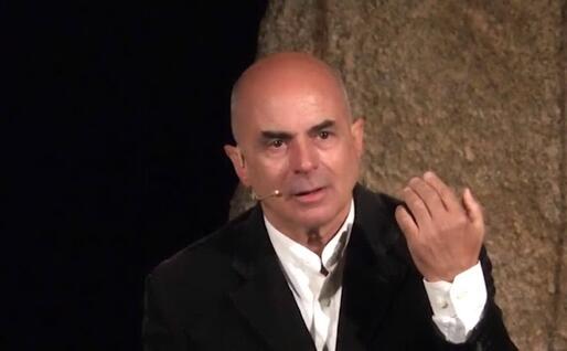 L'attore Giovanni Carroni della compagnia Bocheteatro (foto Voches 'e Ammentos de Garteddi)