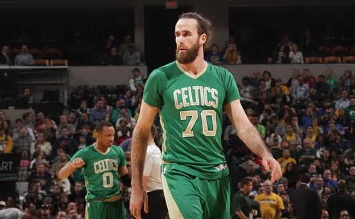 Datome in Nba con la maglia del Boston Celtics (foto Sky Sport)