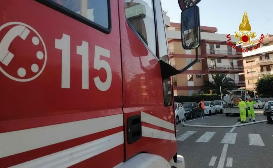 un lampione abbattuto