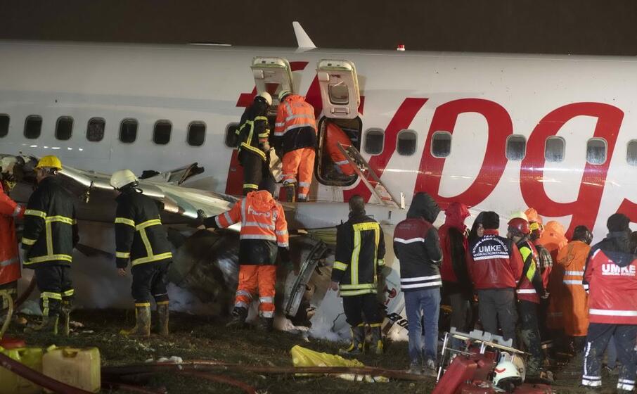 destano preoccupazione le condizioni dei due piloti