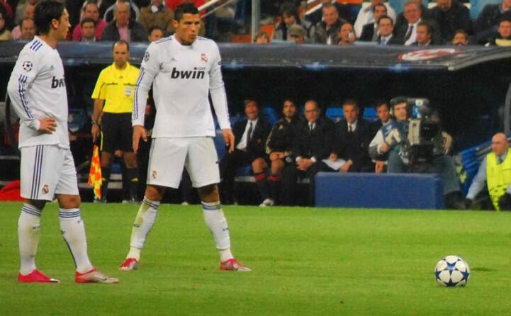 ozil e cristiano ronaldo ai tempi del real madrid