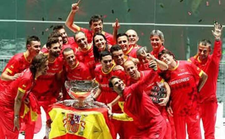 nell ultima edizione che ha rivoluzionato il format della competizione ha vinto la spagna trascinata da uno strepitoso rafael nadal