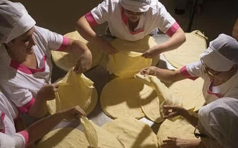 produzione di pane carasau (foto unica)