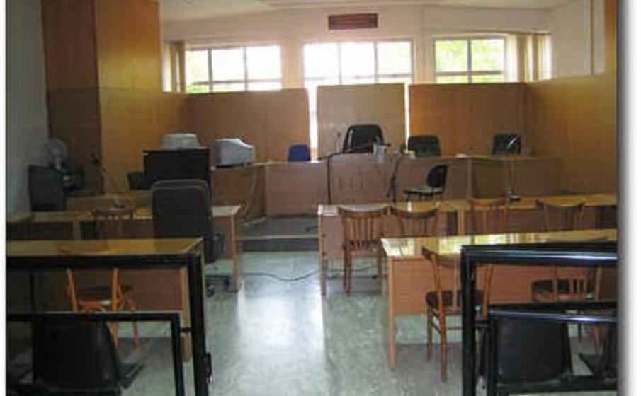 un aula (dal sito del tribunale di oristano)
