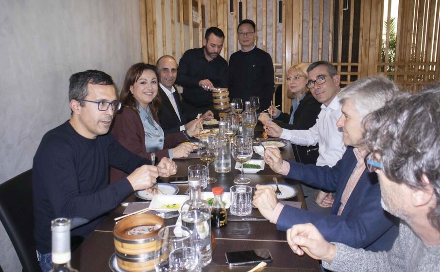 la giunta a pranzo (foto l unione sarda murru)
