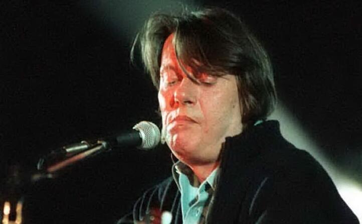 accaddeoggi il 18 febbraio 1940 nasce il cantante e poeta fabrizio de andr