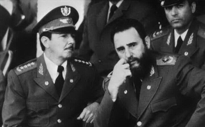 insieme al fratello raul