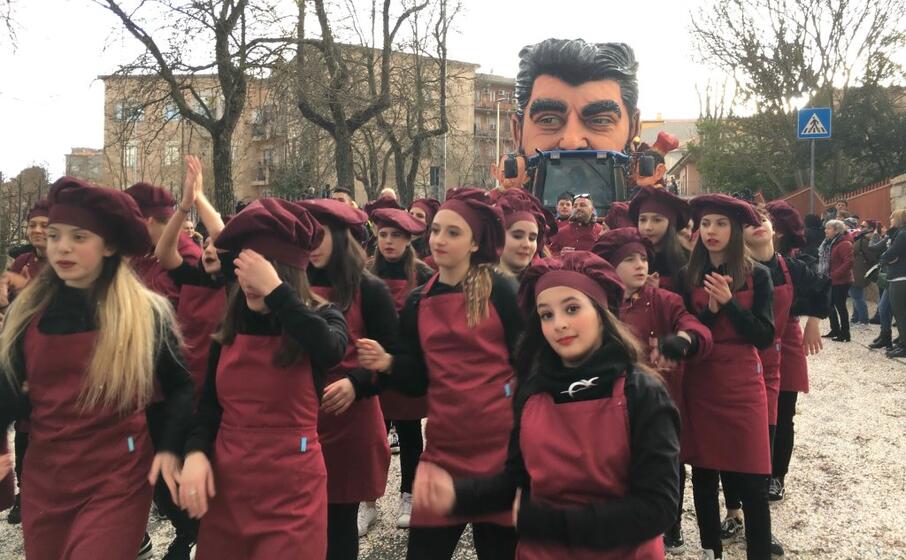 a tempio inizia il carnevale
