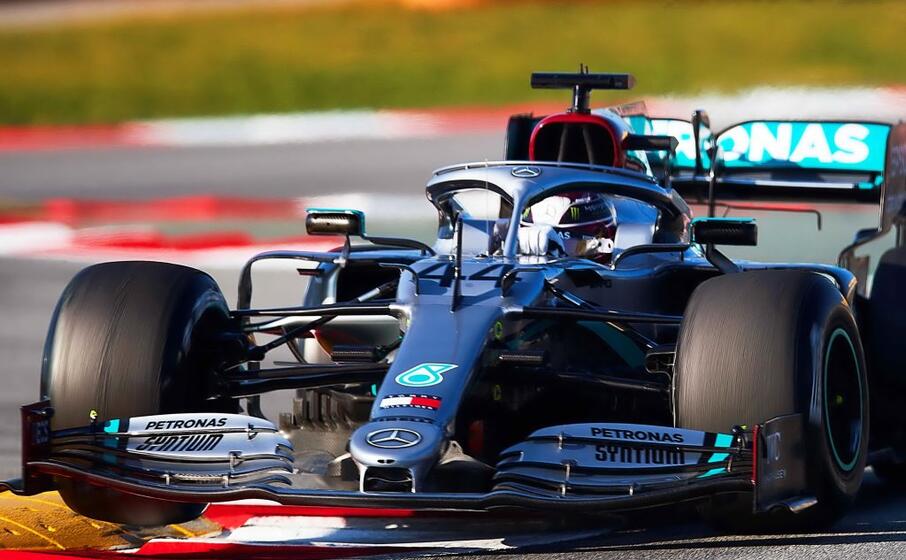 lewis hamilton su mercedes l uomo da battere