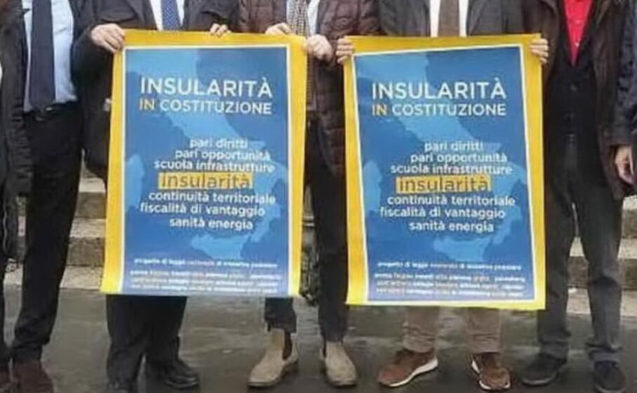 una manifestazione pro insularit (archivio l unione sarda)