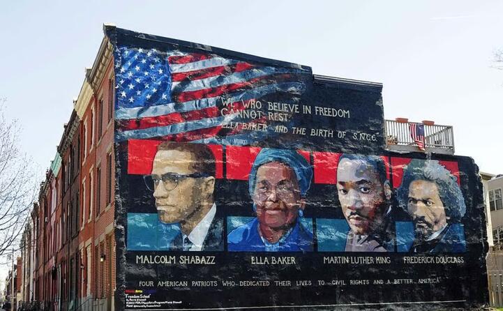 un murale che rappresenta malcolm x a philadelphia (foto wikipedia)