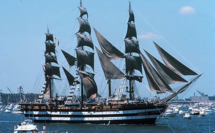 nel porto di new york (foto wikipedia)