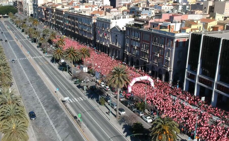 la partenza della solowomenrun 2019 (l unione sarda foto chessa)