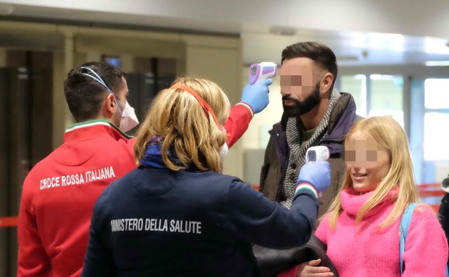 i termoscanner gi attivi a elmas (archivio l unione sarda ungari)