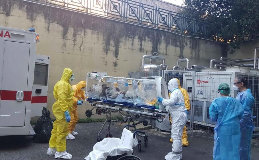 l arrivo di niccol allo spallanzani il 15 febbraio scorso (ansa)