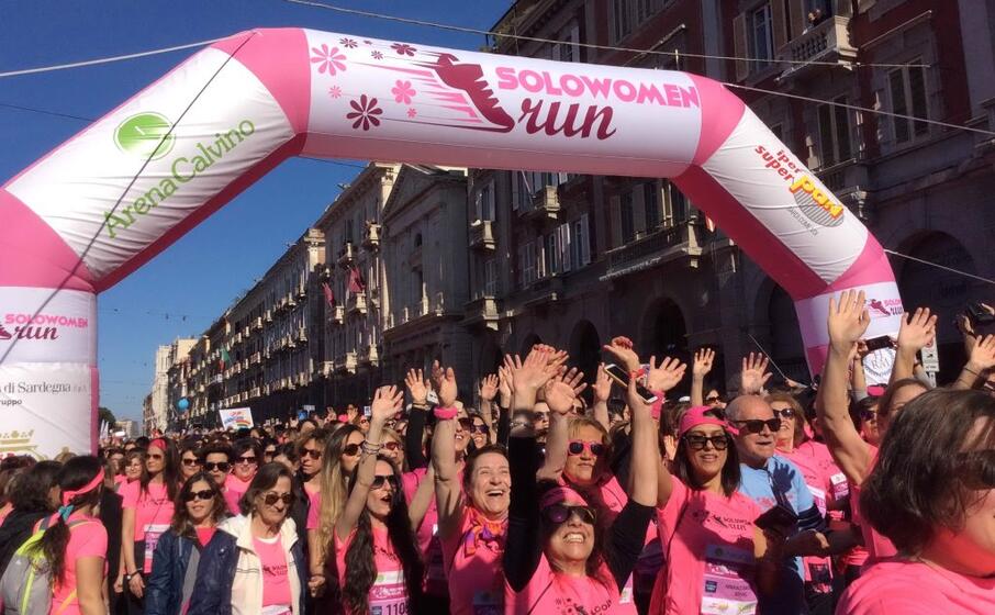 la partenza della solowomenrun 2019 (foto vanna chessa)