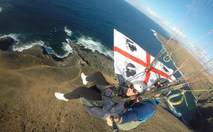 deborah sommese da capoterra ci porta in volo sopra lanzarote alle isole canarie