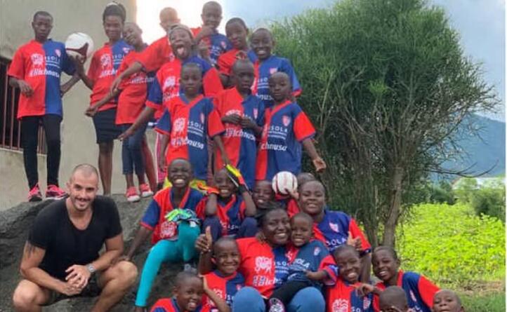 saluti dall orfanotrofio hopeworth children s foundation a lasese uganda lo scatto arriva da emanuele tocchetti e marco farci
