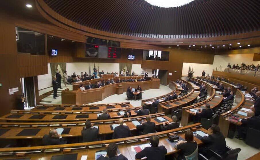 l aula del consiglio regionale (archivio l unione sarda)