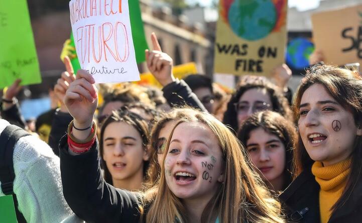 giovani manifestano a roma