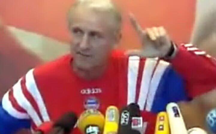 in una celebre conferenza stampa si scagliato contro strunz