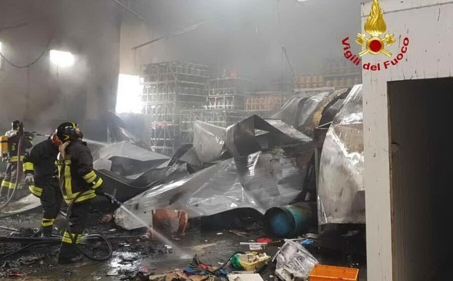 l intervento dei pompieri (foto vigili del fuoco)