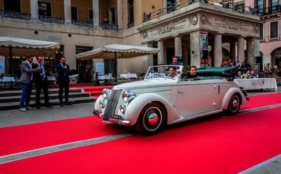 la lancia aprilia decappottabile di giorgio serreli durante il concorso di eleganza a padova (2015) (foto concessa da giorgio serreli)