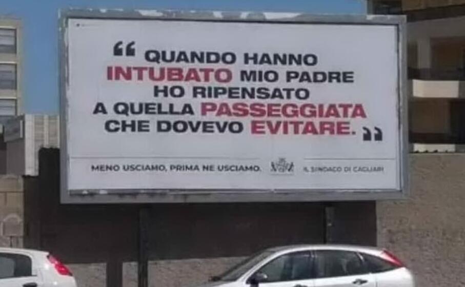 uno dei manifesti (foto da facebook)