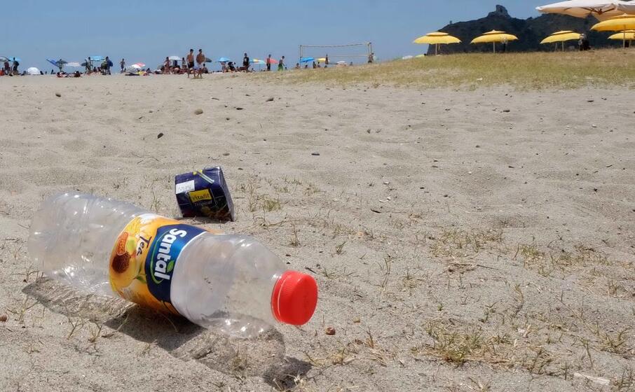 plastica al poetto (ungari)