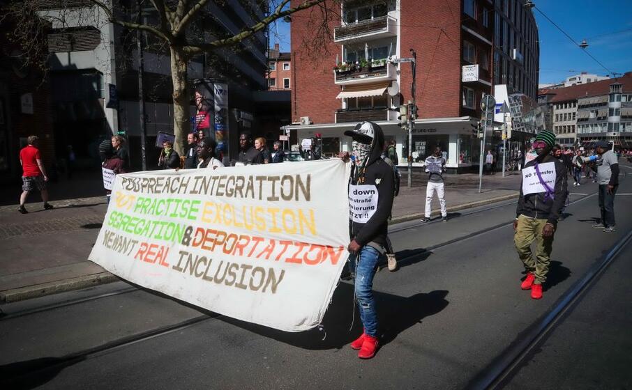 sono stati esposti striscioni e cartelli