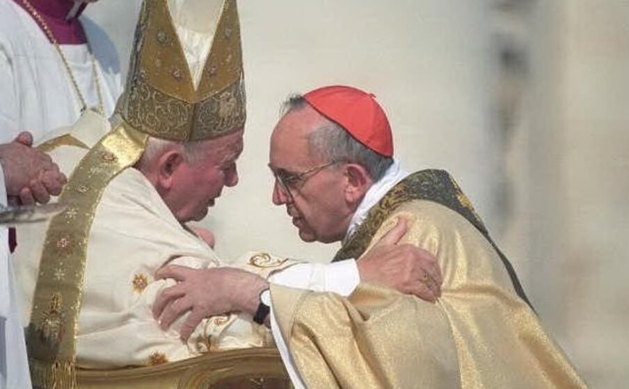 L Omaggio Di Papa Francesco A Wojtyla Ha Versato Il Suo Sangue Per La Chiesa L Unione Sarda It