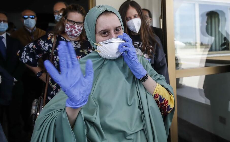 il rientro con la tunica islamica