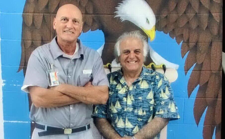 chico forti con l amico sardo roberto fodde durante una visita in carcere (archivio l unione sarda)